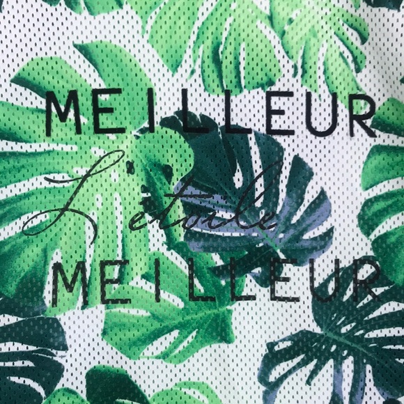 Cute top - Picture 3 of 5